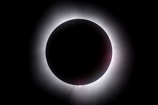 US-TOTAL-SOLAR-ECLIPSE-STRETCHES-ACROSS-NORTH-AMERICA-FROM-MEXIC