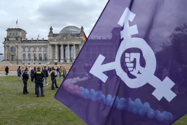Germany Transgender Rights <YONHAP NO-4899> (AP)