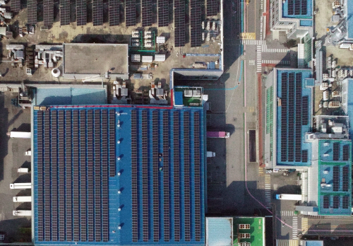CJ제일제당 진천공장 지붕에 설치한 태양광 발전소 모습