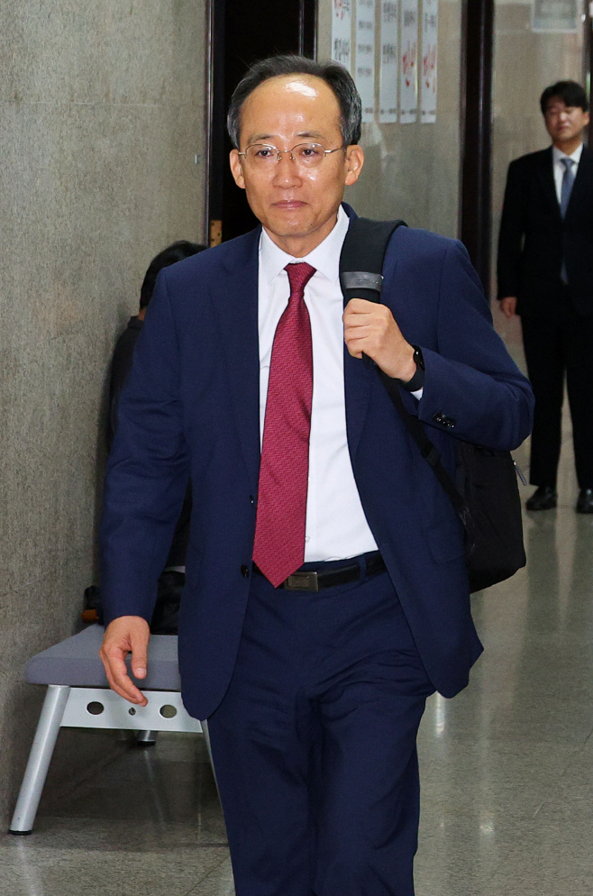 출근하는 추경호 원내대표<YONHAP NO-2205>