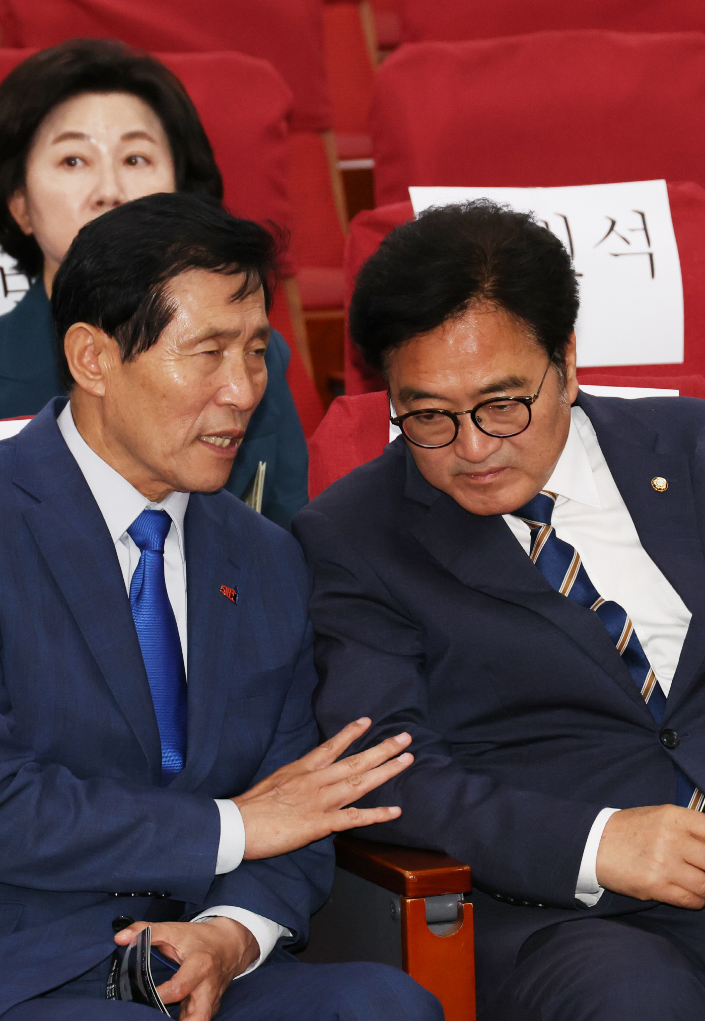 대화하는 우원식-이학영