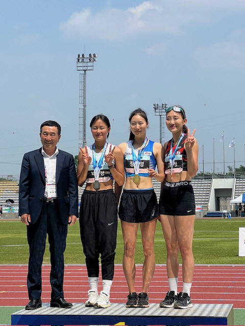 청양군청 육상팀높이뛰기 1위 장선영)