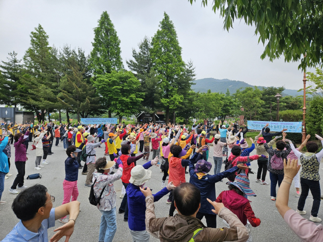 예산군보건소 덕산온천 명상치유숲 둘레길 걷기 행사 성료