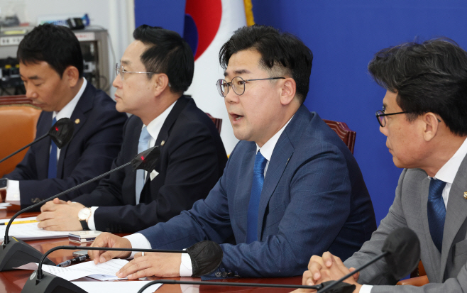 <b>박찬대</b> "<b>민생법안</b> 7개도 처리해야…김진표 결단 촉구"