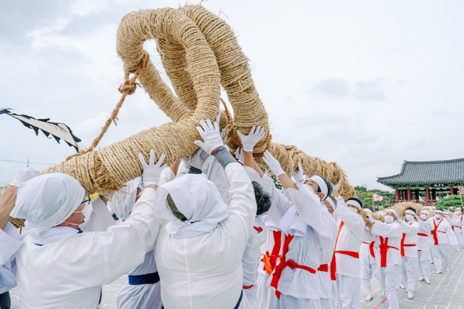 지평선 축제 개막식 장면