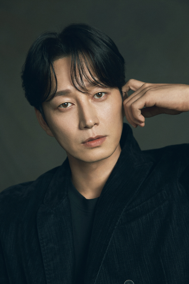이현욱