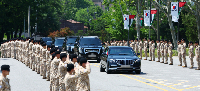 UAE 대통령 국빈 방한, 아크부대원 거수경례