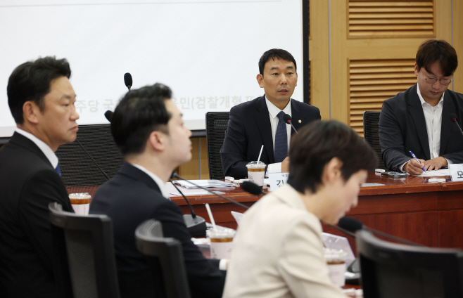 민주당 검찰개혁 TF 2차회의<YONHAP NO-2101>
