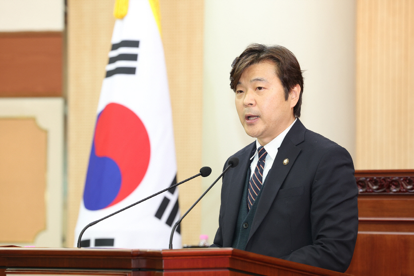 고양시의회 신현철 의원이 시민참여로 답보상태인 시청사 문제