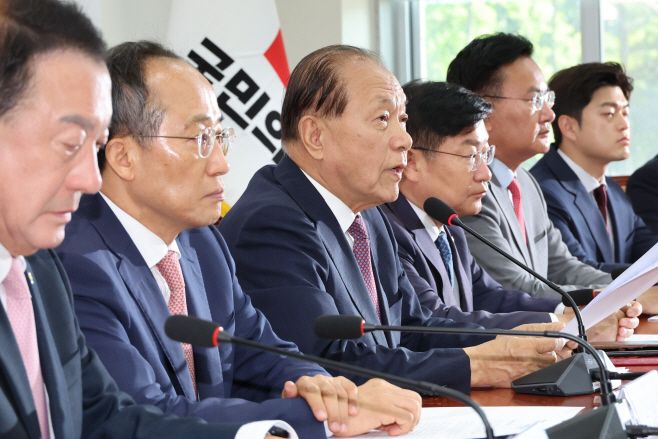 발언하는 황우여 비대위원장