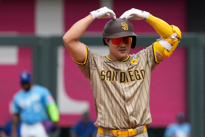 BBA-BBN-BBO-SPO-SAN-DIEGO-PADRES-V-KANSAS-CITY-ROYALS