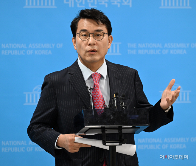 [포토] 윤상현, '김정숙 특검법' 발의 관련 기자회견