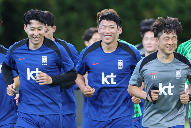 분위기 좋은 대표팀<YONHAP NO-6076>