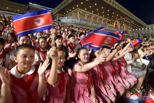북한, 소년단창립 78주년 경축 소년단원 야회 진행