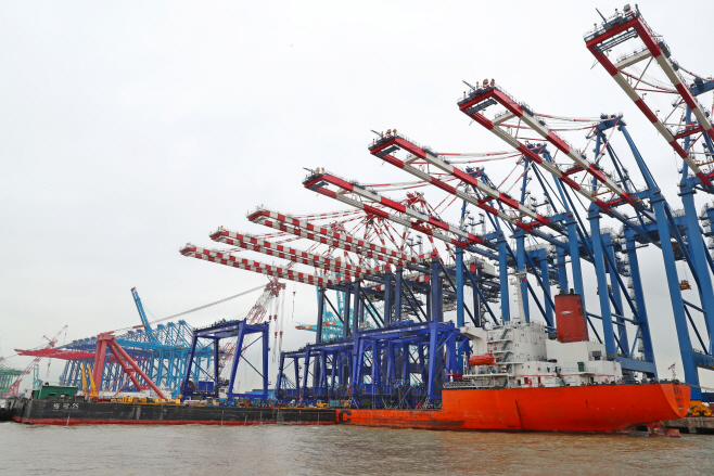 CHINA-SHANGHAI-ZHENHUA HEAVY INDUSTRIES-QUAYSIDE CONTAINER CRANES (CN)