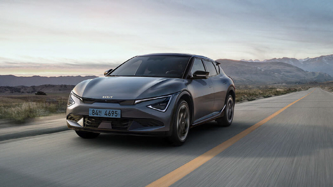 기아 더 뉴 EV6 주행사진