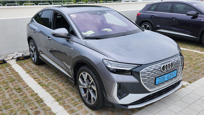 아우디 Q4 스포트백 40 e-트론
