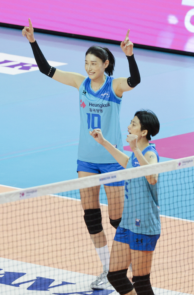 김연경 '이 기세 몰아가자!'<YONHAP NO-3314>