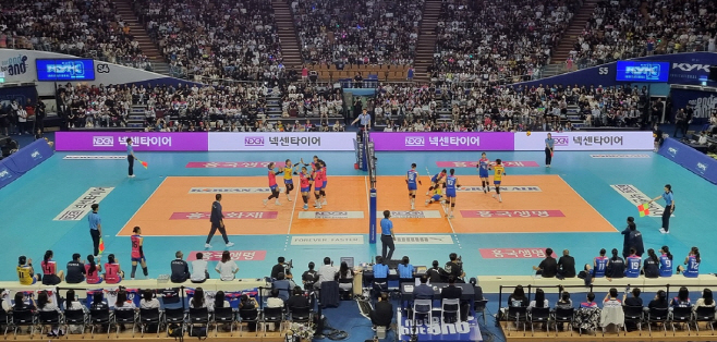 넥센타이어 김연경 초청 배구경기 후원 이미지