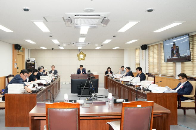 (일반용량)제282회 제1차 정례회 예산결산특별위원회 개회 사진