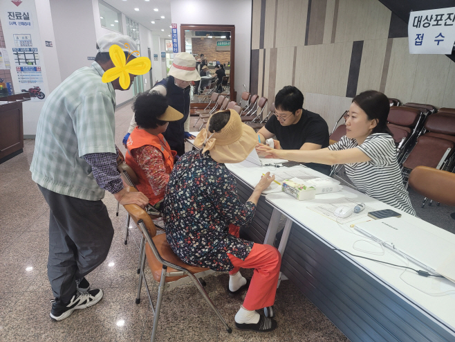 0619 문경시 사진자료(대상포진 예방접종 실시)-보건사업과1