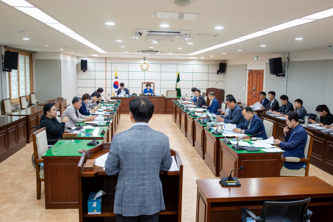 간담회 사진 (1)