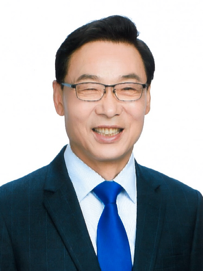 1. 김병전 의원(의장 당선)