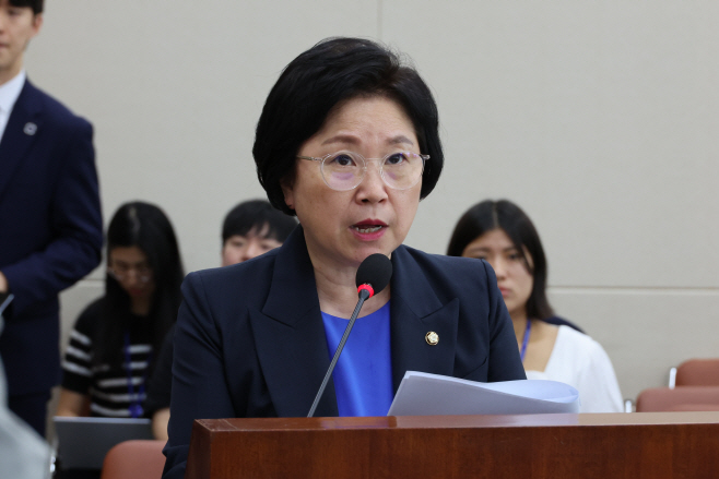 법안 제안설명 하는 김현 의원