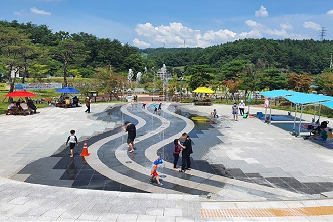 영주-1-2 전통사상체험관 바닥분수 운영모습