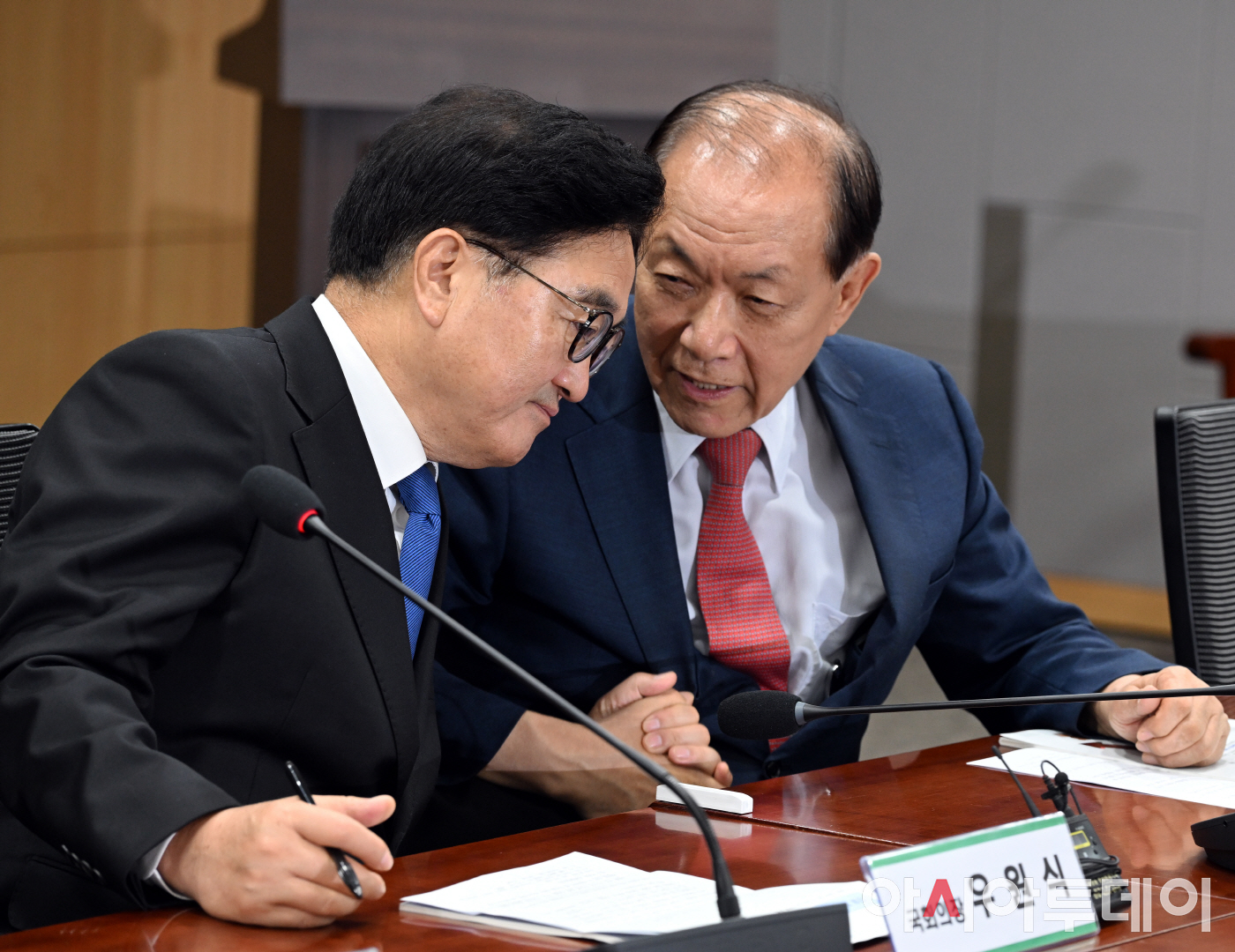 [포토] 대화하는 <b>우원식</b>·<b>황우여</b>