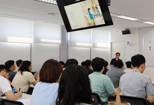 [쿠팡 사진1] 로켓프레시 신규 협력사 매뉴얼 교육