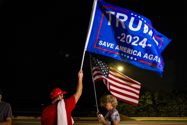 US-TRUMP-SUPPORTERS-GATHER-OUTSIDE-OF-MAR-A-LAGO-AFTER-SHOOTING