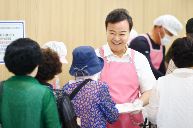 1.(사진)김성제시장, 초복 배식봉사