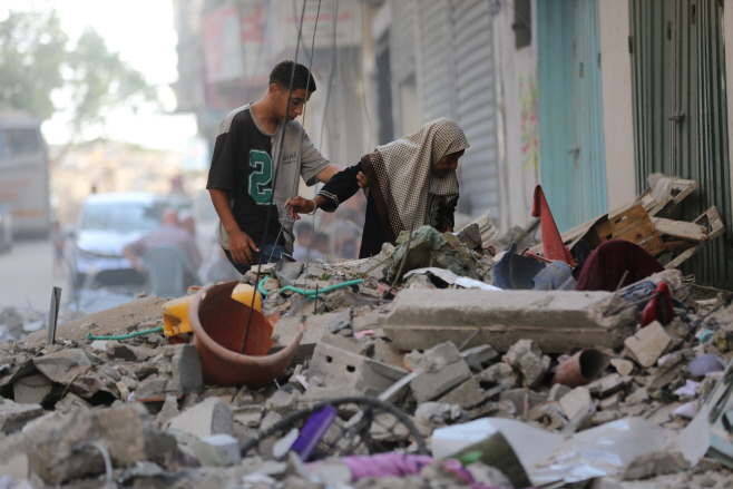 MIDEAST-GAZA-NUSEIRAT REFUGEE CAMP-ISRAELI AIRSTRIKE