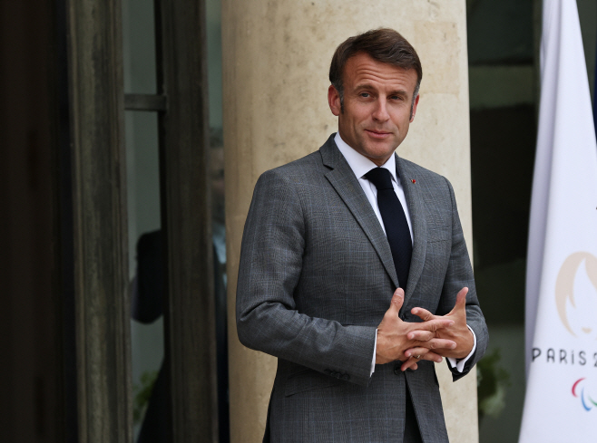 (SP)FRANCE-PARIS-MACRON-BACH-MEETING