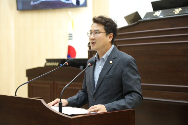 예산군의회 홍원표 의원, “고덕미니복합타운 군이 주도해서 추