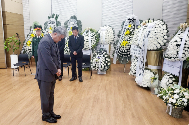 사진1. 대우건설 정원주 회장 베트남 공산당 서기장 조문