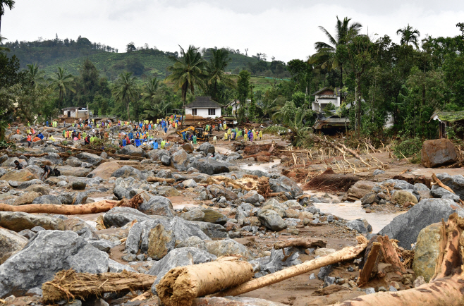 INDIA KERALA LANDSLIDE <YONHAP NO-1122> (EPA)