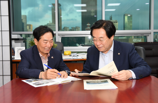 1.창녕군 국회의원실 방문3