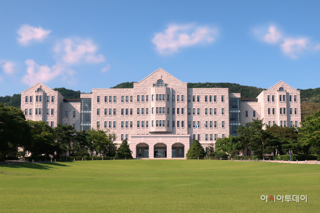 호서대학교 강석규교육관 전경