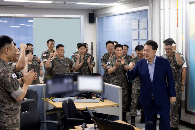 윤석열 대통령, 계룡대 전투통제실 방문