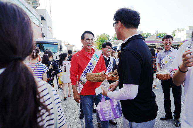 서산시, 한화이글스파크서 우수 농·특산물 홍보행사