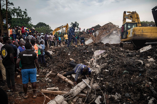 UGANDA-LANDSLIDE <YONHAP NO-4305> (AFP)