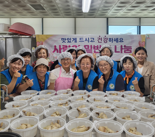 삼문동자원봉사회 무더위 이기는 삼계탕 나눔 봉사