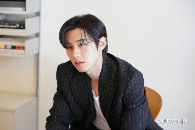 티라미수 케익 모델로 발탁된 배우 김성철