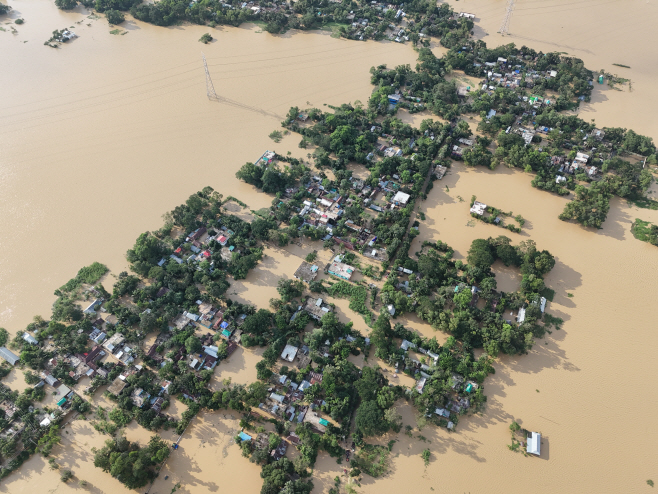 BANGLADESH-CUMILLA-FLOODS <YONHAP NO-2608> (XINHUA)