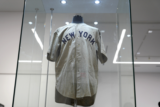 Babe Ruth Jersey Auction <YONHAP NO-2372> (AP)