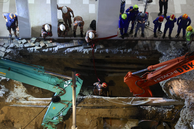 MALAYSIA ACCIDENTS SINKHOLE <YONHAP NO-6318> (EPA)