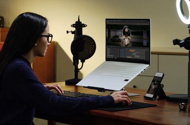 [사진1] LG전자, 차세대 AI 프로세서 탑재한 ‘LG 그램’ 공개