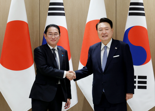 윤석열 대통령, 기시다 후미오 일본 총리와 정상회담